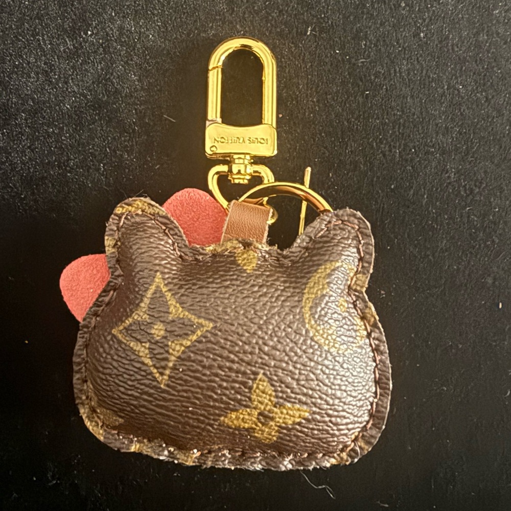 Brand new upcycled Louis Vuitton hello kitty Keychain/ bag charm - Picture 4 of 5